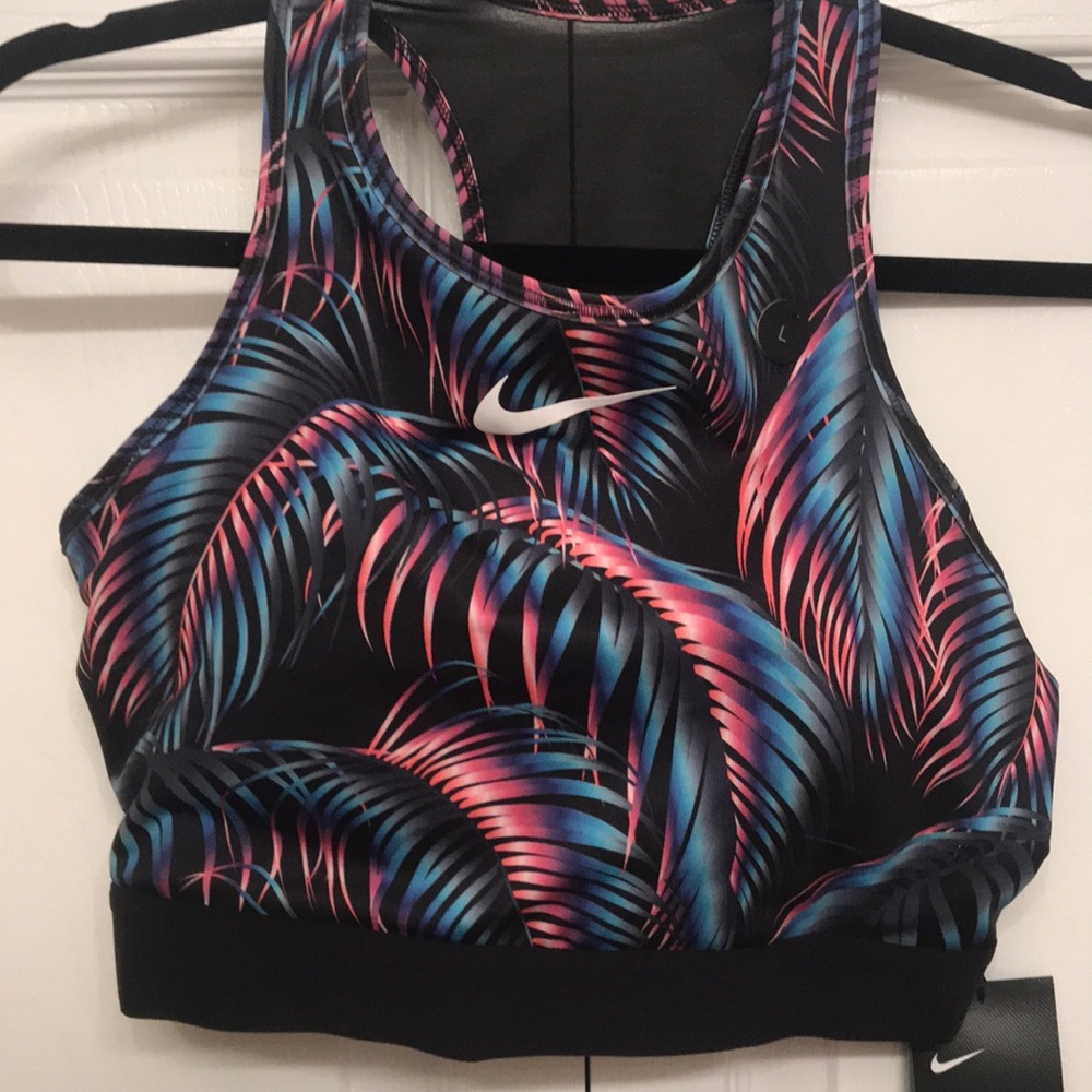 Nike Swoosh Bra